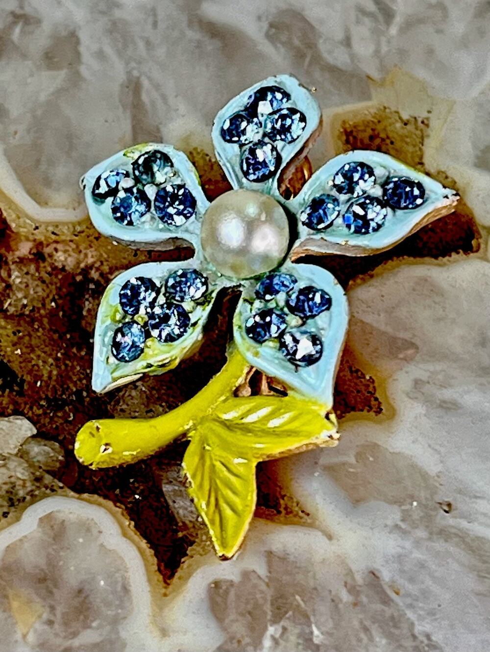 Vintage Mamselle Blue Flower Brooch Rhinestone Faux Pearl Gold Tone Pin 5g